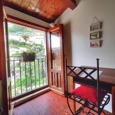 Lilibeth Houses - Charming & Lovely Views Scicli Room photo