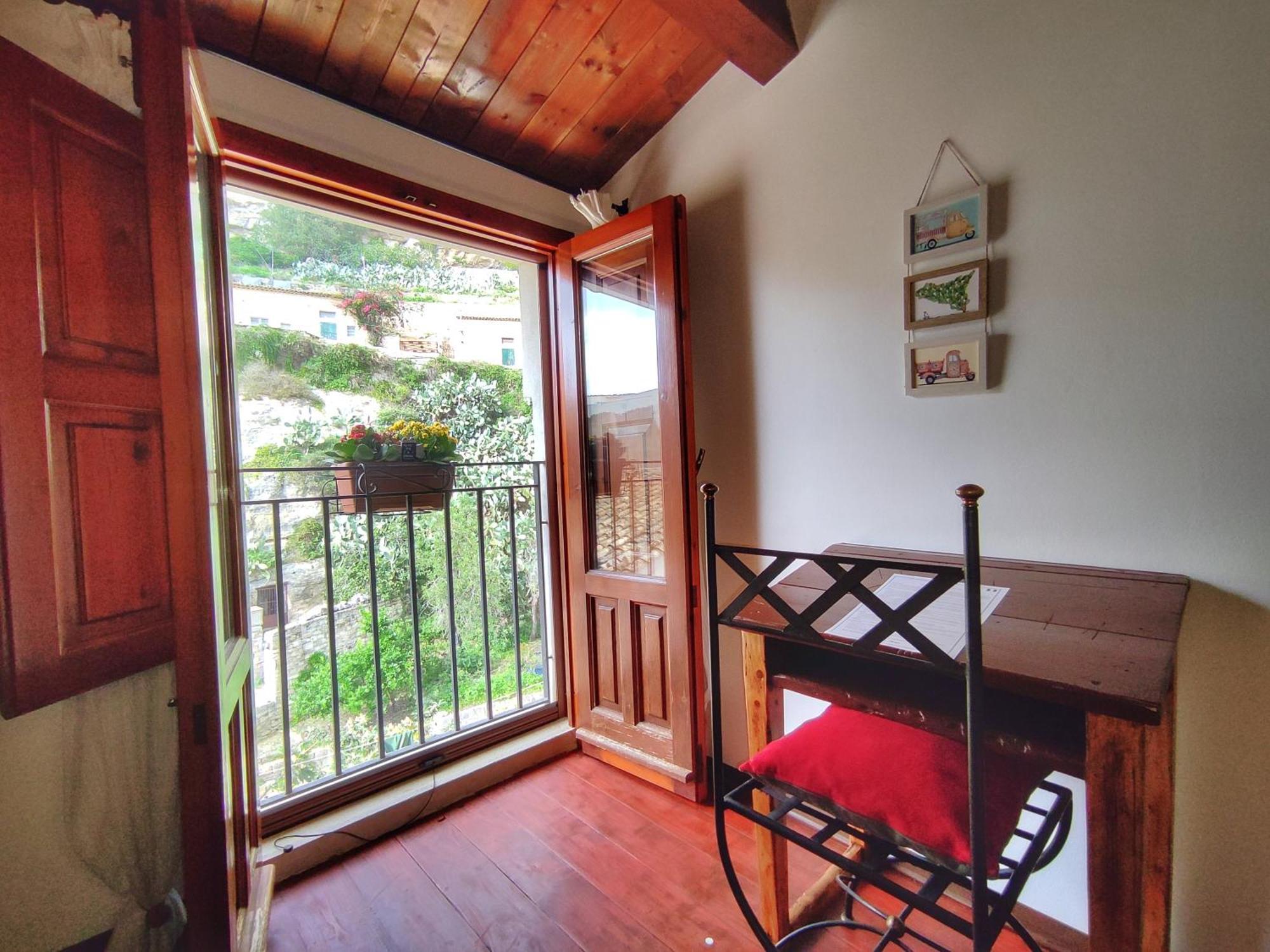 Lilibeth Houses - Charming & Lovely Views Scicli Room photo